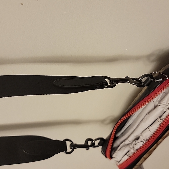 Coach crossbody pocketbook - Picture 7 of 7